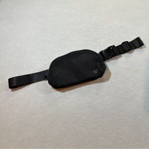 Halara Steel Black Casual Athleisure Waist Bag Fanny Pack Belt Bag NIP